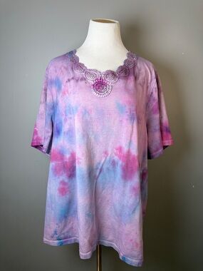 Purple Tie-Dye Crochet Neck Short Sleeve Top